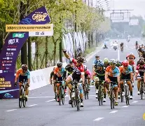 安全信誉导航-包含自行车赛场再起风云：徽州风暴队爆冷钱塘烈马队，新援首秀制胜临场应变见真章的词条