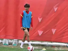新疆男篮与美国探险者篮球队比赛录像